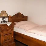 Stadtschaenke לינה וארוחת בוקר 3*